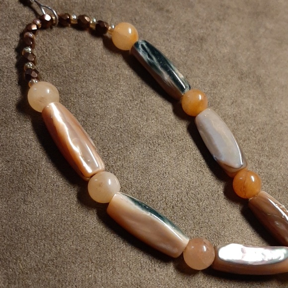 Abalone with mother of pearl necklace - Picture 8 of 8